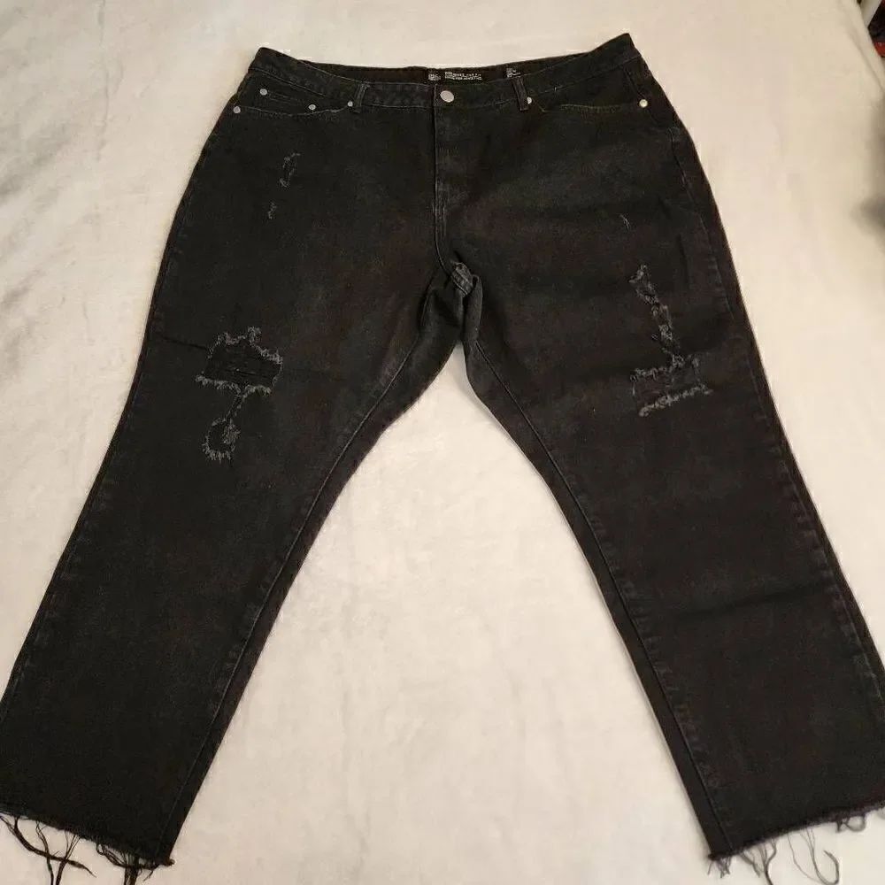 Chic Denim Mom High Rise Crop Distressed Denim Jeans Size 22